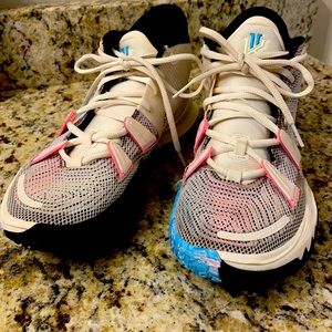 Men’s KD basketball shoes. Size 8.5